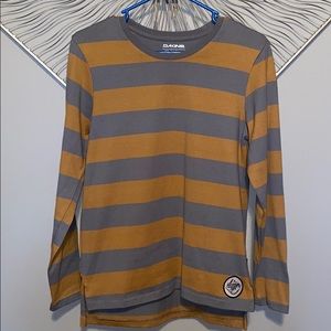 Dakine long sleeve shirt size CHILD medium BNWOT not mens